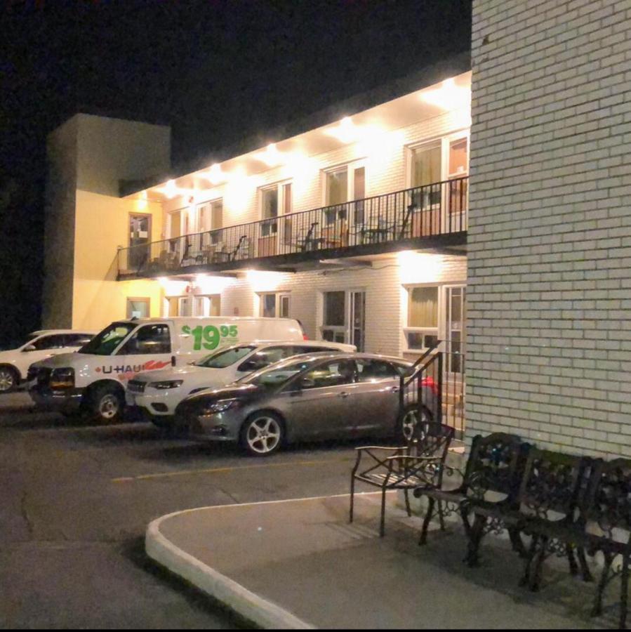 Traveller'S Motel Parry Sound Eksteriør billede